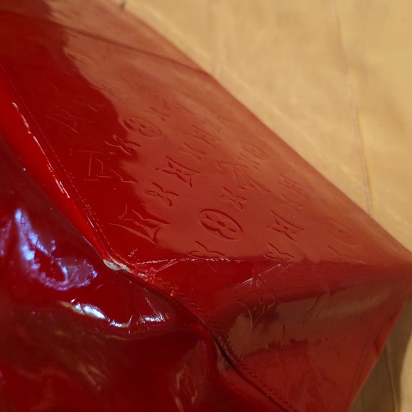 Louis Vuitton Red Monogram Vernis Reade GM - Picture 17 of 17